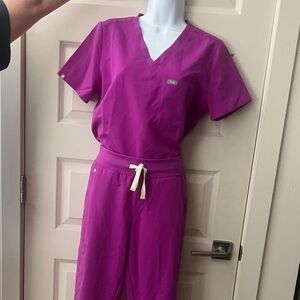 SET- Figs Purple Jolt Zamora Medium Petite pants and Small Catarina Top